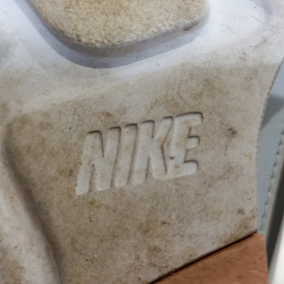 Nike shoes - Picture 4 of 6
